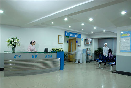 院內(nèi)各樓層導(dǎo)醫(yī)臺(tái)