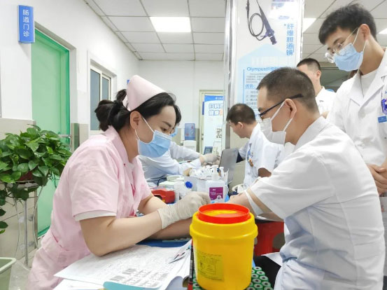 “醫(yī)”呼百應 讓愛在血液中傳遞——合肥中山醫(yī)院開展無償獻血活動