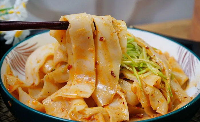 吃涼皮竟導致中毒？夏季這幾類食物需警惕！